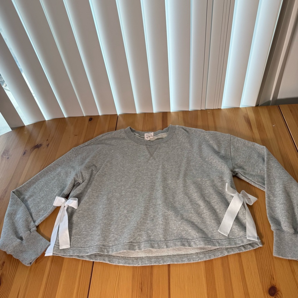 Cinq a sept Grey Sweatshirt with bow detail, feminine casual M